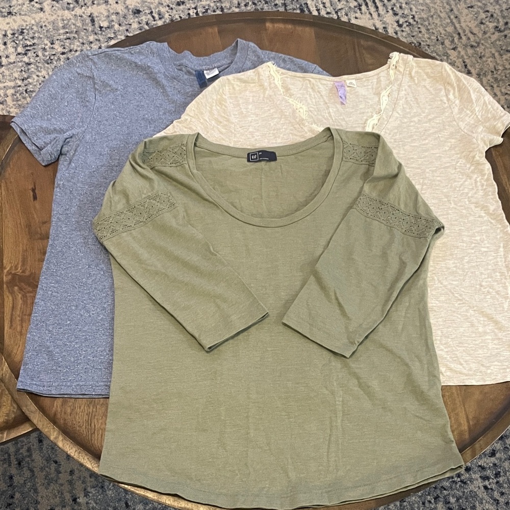 Bundle of 3 Women’s tops, size XS